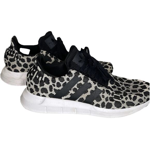 Adidas Swift Run Women's Sz 9.5 Cheetah Leopard Animal Print Black White - Picture 1 of 9